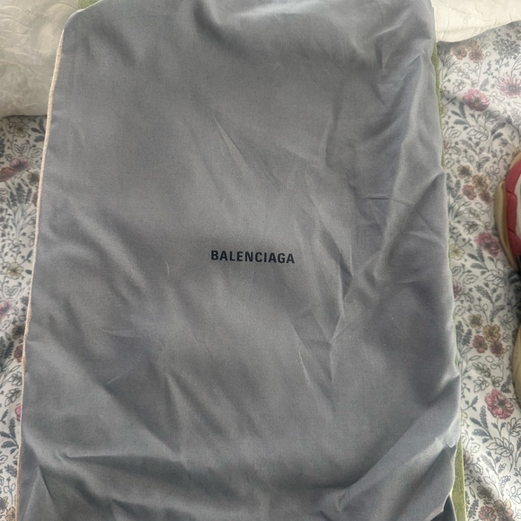 Men’s Gucci, Balenciaga sneakers - Picture 4 of 8